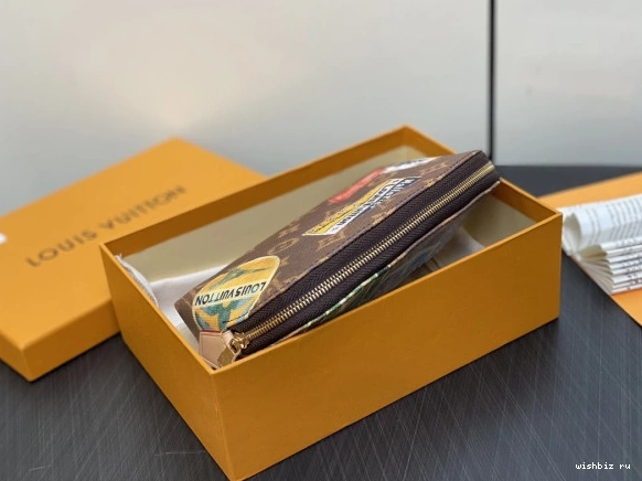 WIS COSMETIC POUCH Louis Vuitton 1113